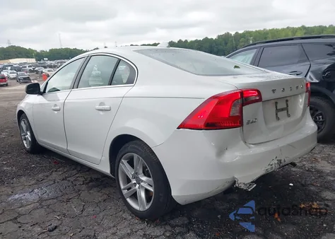 2014 Volvo S60 T5 из США, поврежденный, VIN YV1612FS8E2277450